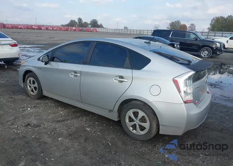 2011 Toyota Prius Three z USA, uszkodzony, nr VIN JTDKN3DU1B0280975